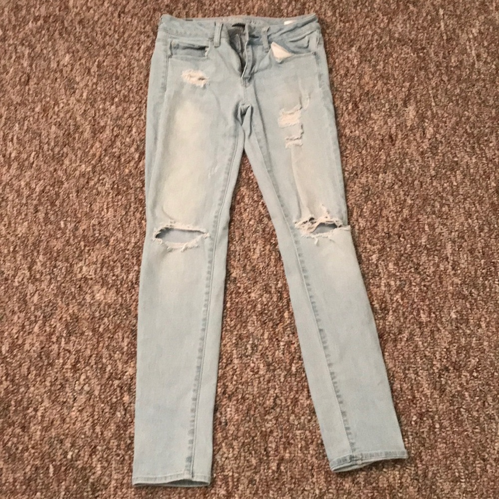 american eagle ripped skinny jeans